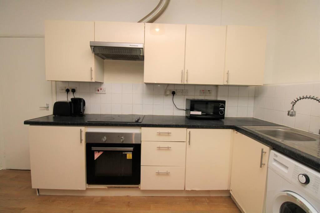 Ideal 2 Bed Flat Close To City Lejlighed London Eksteriør billede