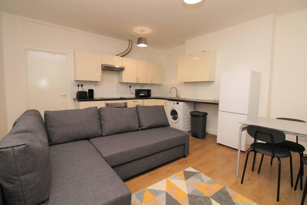 Ideal 2 Bed Flat Close To City Lejlighed London Eksteriør billede